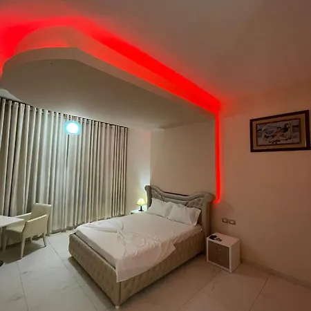 Hotel Gjyshi Ξενοδοχείο 3*